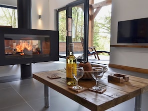 Warm and cosy fire | Glan-y-Gors, Beddgelert