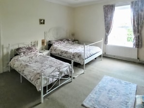 Twin bedroom | Shaw House, Alton