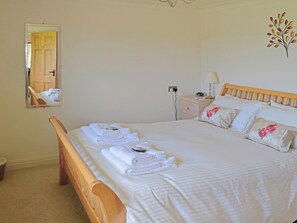 Double bedroom | Springfield Farm - Fellbeck, Pateley Bridge