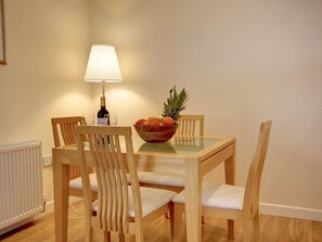 Living room/dining room | Osprey Hideaways - Peregrine Cottage, Stirling