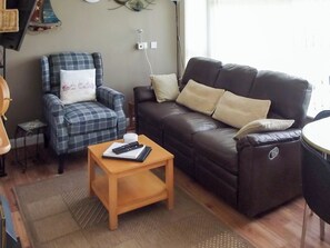 Living room/dining room | Hollyhocks, Walcott