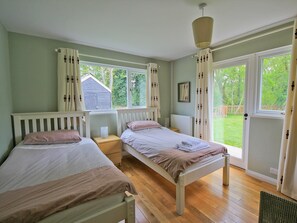 Twin bedroom | Still Waters, Hoveton, Norwich