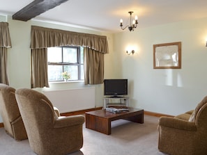 Welcoming living room | The Granary - Hopgrove Farm Cottages, York