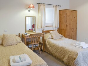 Comfortable twin bedroom | The Old Dairy - Ash Farm Barns, North Willingham, near Market Rasen