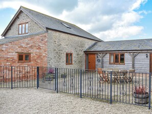Ideal accommodation | Wriggle View - Bailey Ridge Farm Cottages, Leigh, near Sherborne