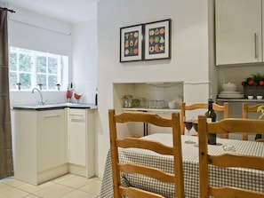 Welcoming dining space in kitchen | Hill View Cottage, Snowshill