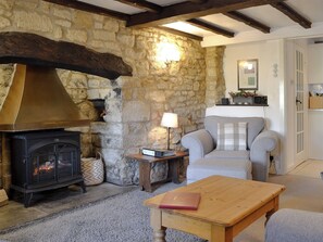Charming lounge with heritage wood beams | Hill View Cottage, Snowshill