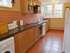 Kitchen | Mariners Lodge, Felixstowe Ferry