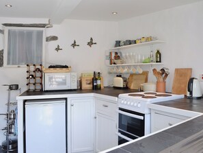 Kitchen | Chy-An-Ky-Bras, Porthallow, nr. St Keverne