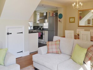 Living room/dining room | Rosie’s Retreat, Whitby