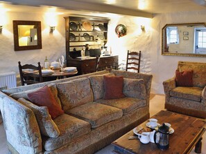 Living room/dining room | Tranquillity Cottage, Winfrith Newburgh