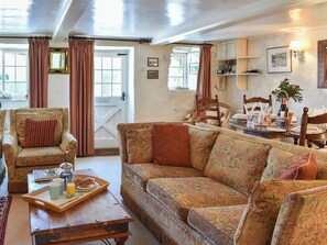 Living room/dining room | Tranquillity Cottage, Winfrith Newburgh