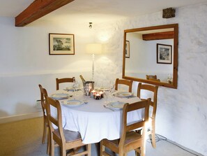 Living room/dining room | Wood’s Barn - East House Farm and Wood’s Barn, Beckermonds, near Kettlewell