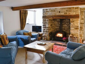 Living room/dining room | Wood’s Barn - East House Farm and Wood’s Barn, Beckermonds, near Kettlewell