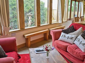 Living room/dining room | Half Moon, Herstmonceux