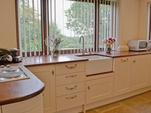 Kitchen | Half Moon, Herstmonceux