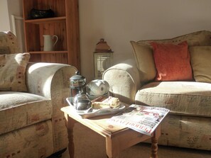 Living room | Penty Rosen - Rescorla Farm Cottages, Mevagissey, near St. Austell