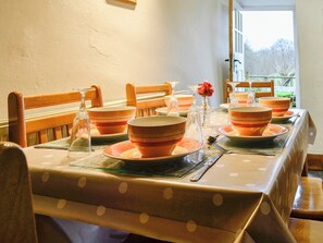 Farmhouse kitchen-style dining area | Hen Hafod, Bala
