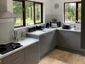 Kitchen | Riverbank - Rosecraddoc Manor, Near Liskeard