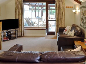 Comfortable living/ dining room | Garden Cottage, Halwell, near Totnes