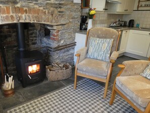 Open plan living space | The Bolthole, Milton Combe 