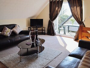 Living room | Lake View Cottage - Rosecraddoc Manor, Liskeard