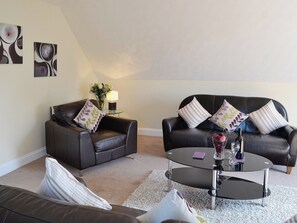 Living room | Lake View Cottage - Rosecraddoc Manor, Liskeard