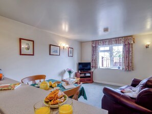 Open plan living space | Blossom Cottage, Goldsborough, near Harrogate