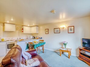 Open plan living space | Blossom Cottage, Goldsborough, near Harrogate