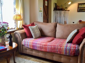 Lounge area | Apple Cottage - Lower Marley Farm, Sedlescombe, near Battle