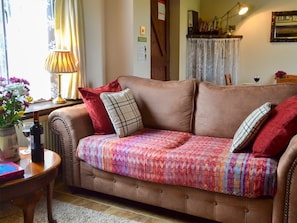 Lounge area | Apple Cottage - Lower Marley Farm, Sedlescombe, near Battle