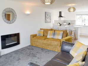 Open plan living space | Beach Cottage, Benllech