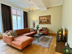 Relax in style with comfy seating and a smart TV for your holiday escape!