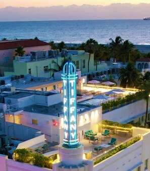 Casa Grande Suite (top of photo), next door you have this Tiffany Rooftop Bar with heated pool access from $25/pp with DayPass featuring Poolside Bar/Food/Beverage, Towel service, Wifi (subject to availability & price fluctuation), next to News Cafe.