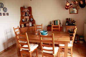 Dining area in kitchen