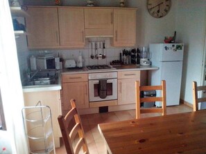 Fully equipped kitchen