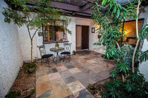 TEA and toast at this outdoor bistro table! 