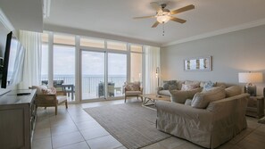 Phoenix Orange Beach 1105 Living room