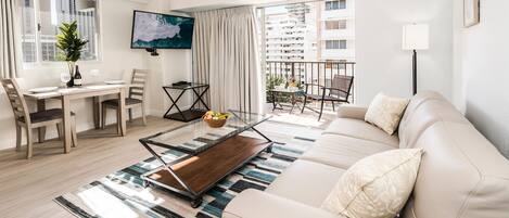 Home away from Home in this Waikiki Hidden Gem