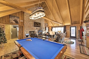 Living Room | Pool Table