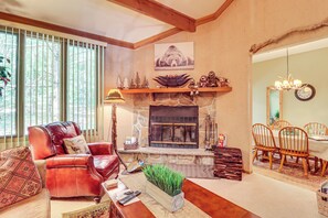 Living Area | Free WiFi | Smart TV | Wood-Burning Fireplace