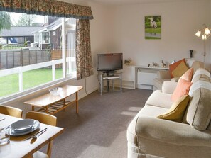 Spacious living and dining room | Silver Birches, Horning
