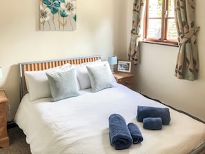Double bedroom | Lake House Cottage, Finchingfield, near Braintree