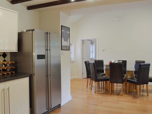 Spacous kitchen/ dining room | The Old Stables, Standon
