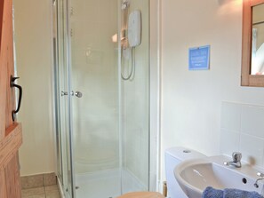 Shower room | Bramley Cottages - Blenheim Cottage, Rye Foreign, Rye