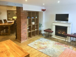 Living area | Cobble Cottage, Cramond Village, Edinburgh