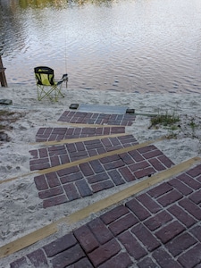 The Grey Goose (Waterfront) Historic New Bern - Private Beach - BRING YOUR BOAT!