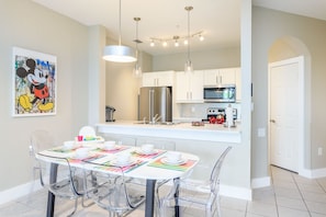 Comfortable dining room 