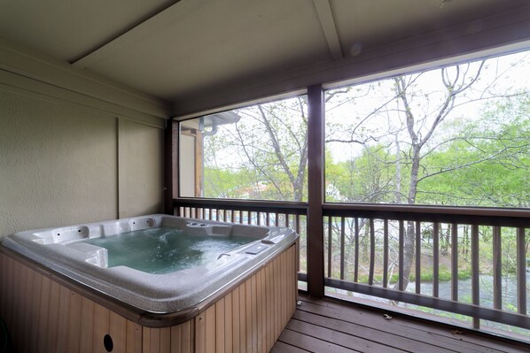 Master Bedroom Balcony w/ Hot Tub