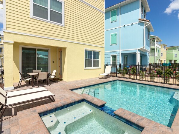 Private Pool & Hot Tub